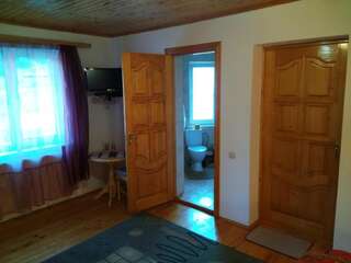 Отель Oskolok Dovbusha Mini-Hotel Яремче Стандартные апартаменты-10