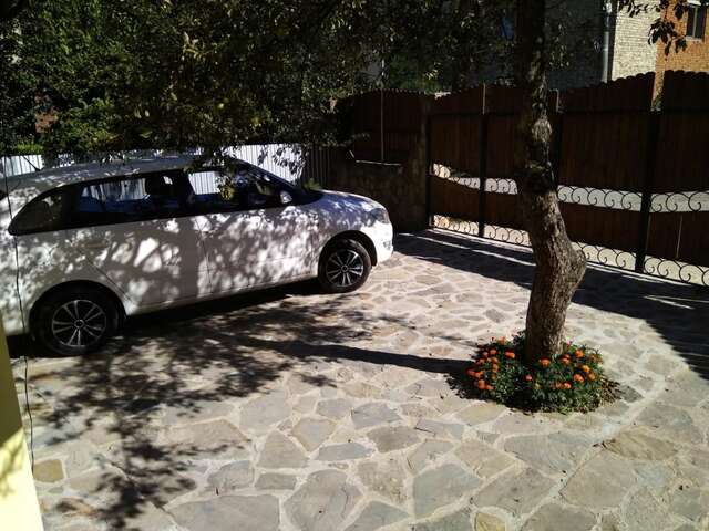 Отель Oskolok Dovbusha Mini-Hotel Яремче-7